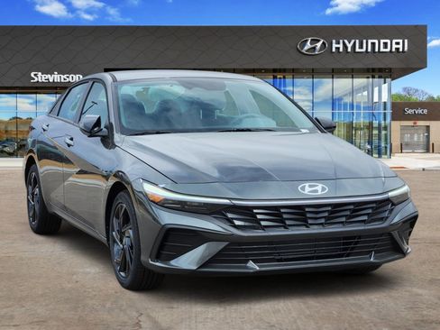New 2026 Hyundai Elantra Sport FWD image 5