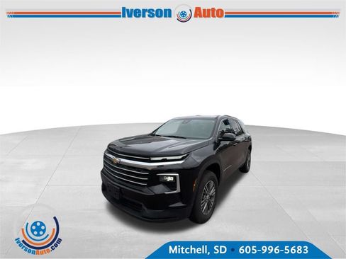 Used 2024 Chevrolet Traverse LT AWD/4WD image 3