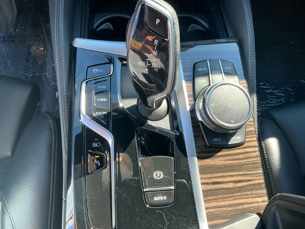 Used 2023 BMW 530e xDrive w/ Premium Package AWD/4WD image 21