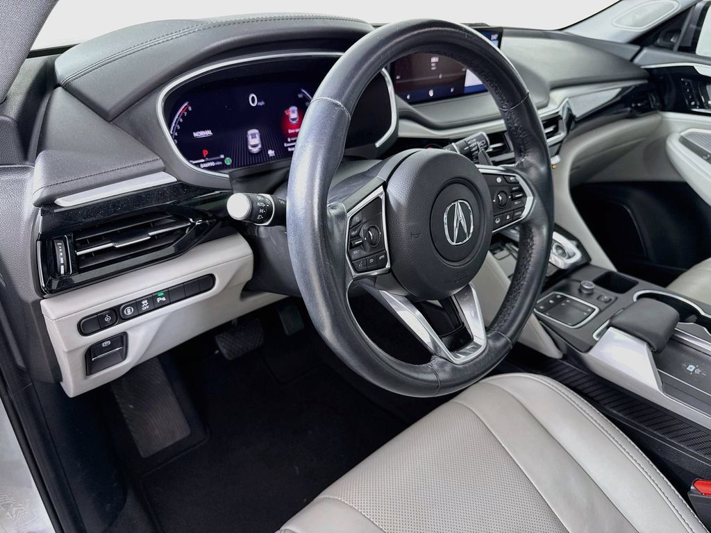 Used 2023 Acura MDX w/ Technology Package FWD image 9