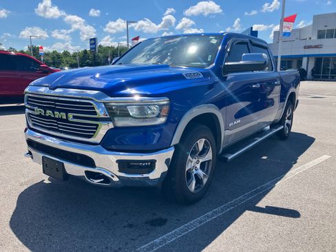 Used 2019 RAM 1500 Laramie AWD/4WD image 3