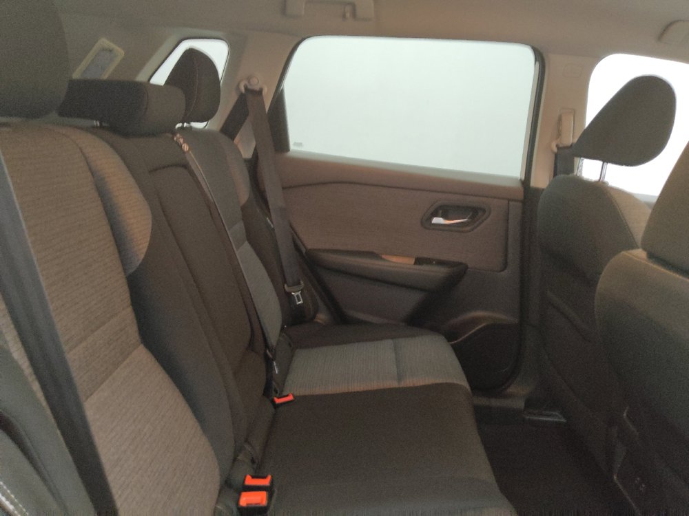 Used 2021 Nissan Rogue SV FWD image 19