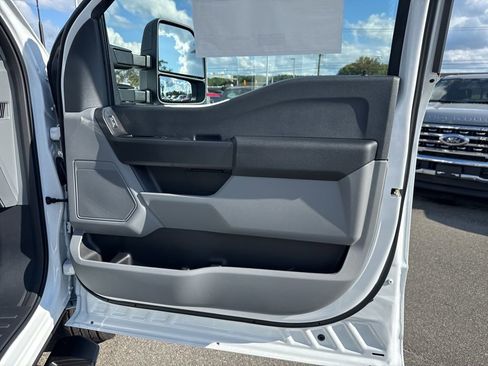 New 2026 Ford F350 XL w/ XL Chrome Package image 21