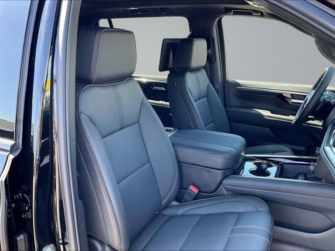 New 2026 Chevrolet Suburban RST w/ Advanced Technology Package AWD/4WD image 11