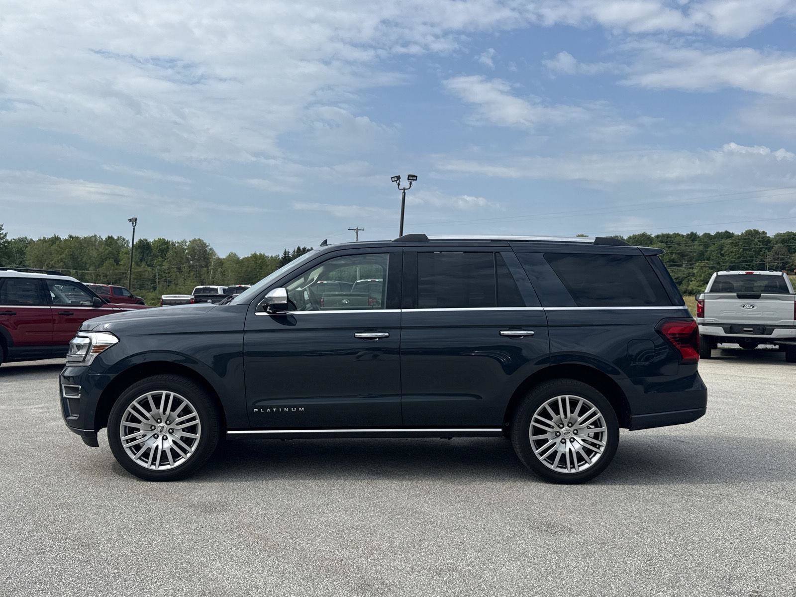 Used 2024 Ford Expedition Platinum AWD/4WD image 7