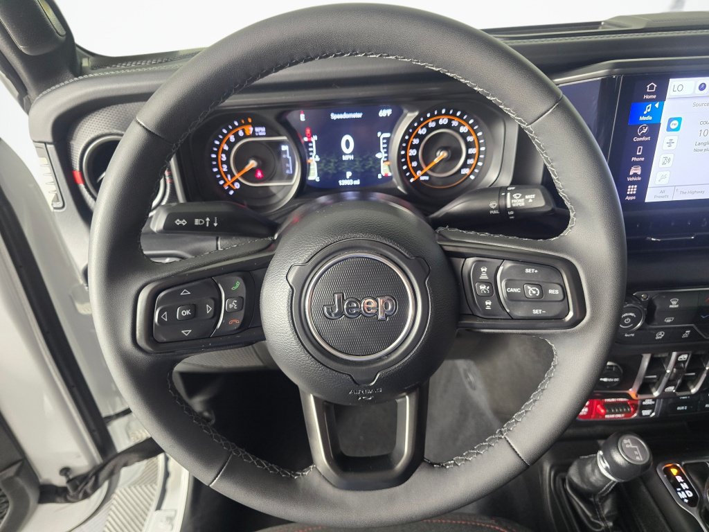Used 2026 Jeep Gladiator Rubicon AWD/4WD image 14