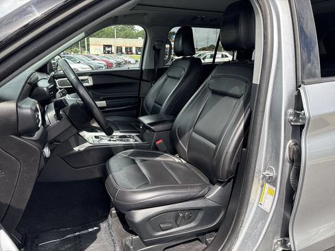 Certified 2023 Ford Explorer XLT w/ Equipment Group 202A AWD/4WD image 18