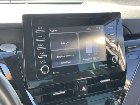 Used 2023 Toyota Camry SE image 6