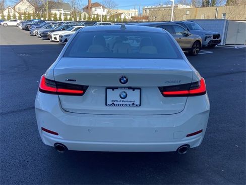 Certified 2023 BMW 330i xDrive Sedan w/ Convenience Package image 6