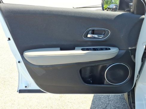 Used 2021 Honda HR-V EX image 8