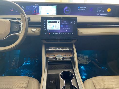 Used 2024 Lincoln Nautilus Reserve image 19