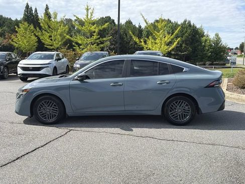 Used 2026 Nissan Sentra SV w/ SV Convenience Package FWD image 8