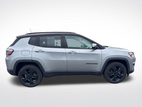Used 2019 Jeep Compass Latitude AWD/4WD image 7