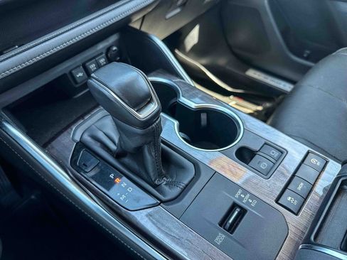 Used 2020 Toyota Highlander Limited image 36