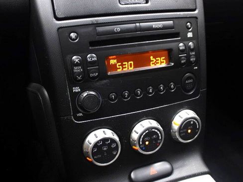 Used 2006 Nissan 350Z Base w/ (N93) Cargo Convenience Pkg image 13