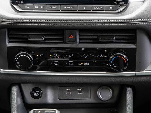 Used 2024 Nissan Rogue S image 13