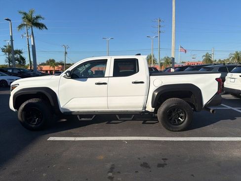 Used 2024 Toyota Tacoma SR image 15