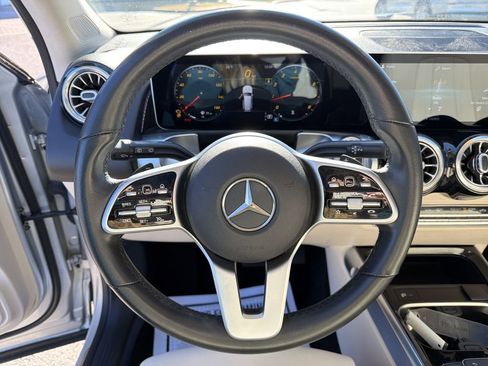 Used 2021 Mercedes-Benz GLB 250 GLB 250 image 31