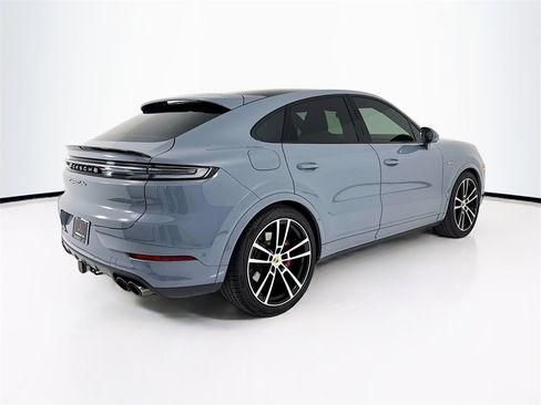 Certified 2024 Porsche Cayenne Turbo w/ Premium Package Plus (PP1) image 9