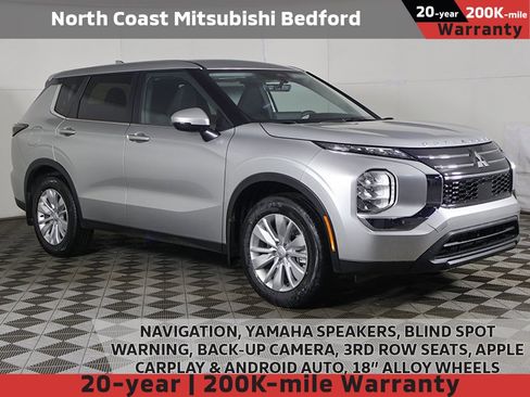 New 2026 Mitsubishi Outlander ES image 1