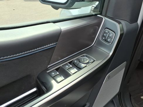 Used 2024 Ford F150 Platinum w/ FX4 Off-Road Package image 12