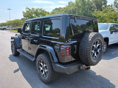 Used 2021 Jeep Wrangler Unlimited Sahara AWD/4WD image 4