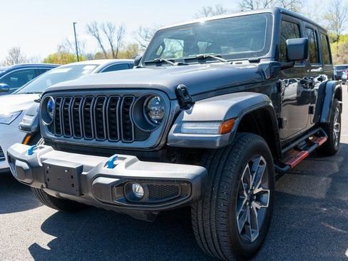 Used 2024 Jeep Wrangler Unlimited w/ Convenience Group AWD/4WD image 1