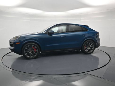 Certified 2026 Porsche Cayenne S AWD/4WD image 2