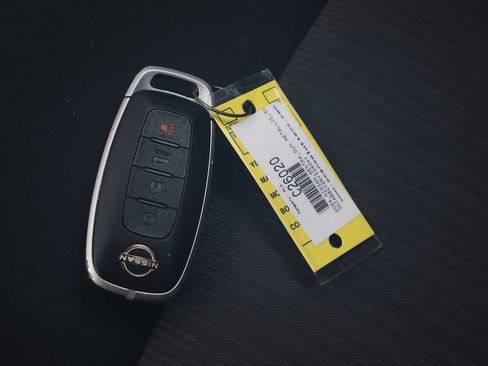 Used 2024 Nissan Sentra SV FWD image 29