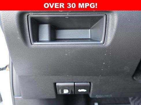 New 2025 Nissan Versa SR w/ Trunk Package FWD image 19