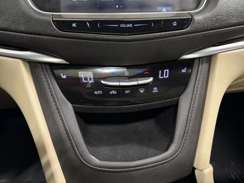 Used 2019 Cadillac XT5 Luxury FWD image 17