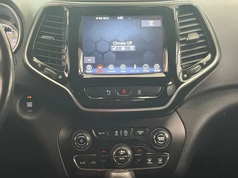 Used 2020 Jeep Cherokee Limited w/ Luxury Group AWD/4WD image 23