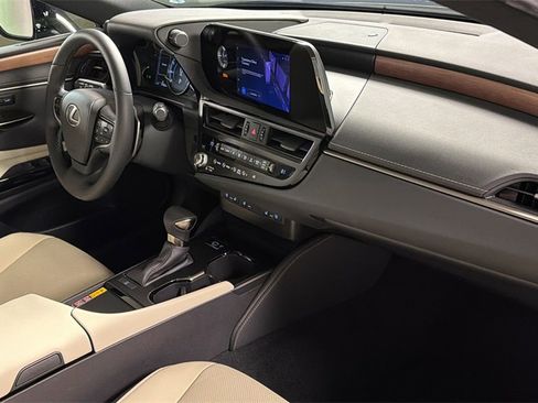 Certified 2025 Lexus ES 350 w/ Premium Package image 11
