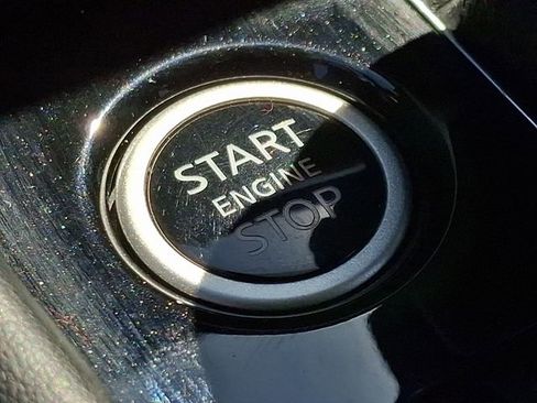 Used 2023 Nissan Kicks SR w/ Interior Electronics Package image 21