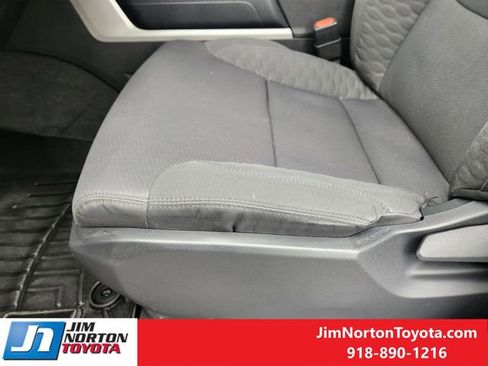 Used 2022 Toyota Tundra SR5 w/ SR5 Convenience Package AWD/4WD image 26