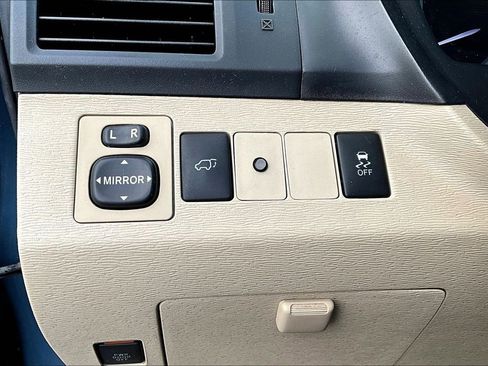 Used 2012 Toyota Venza LE w/ LE Convenience Pkg image 15