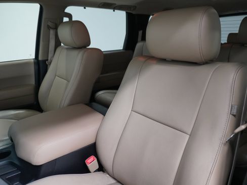 Used 2014 Toyota Sequoia Limited image 7