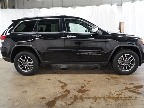 Used 2022 Jeep Grand Cherokee Limited AWD/4WD image 2