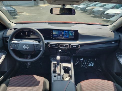 New 2026 Nissan Sentra SR FWD image 9