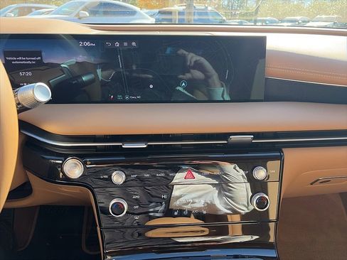 Used 2025 Genesis G80 2.5T image 8