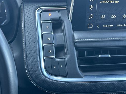 Used 2023 GMC Yukon XL SLT image 33