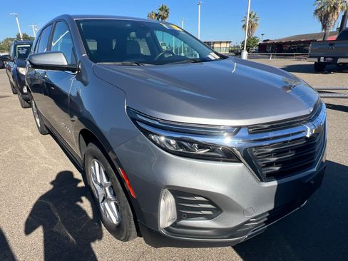 Used 2023 Chevrolet Equinox LT w/ Driver Convenience Package FWD image 3
