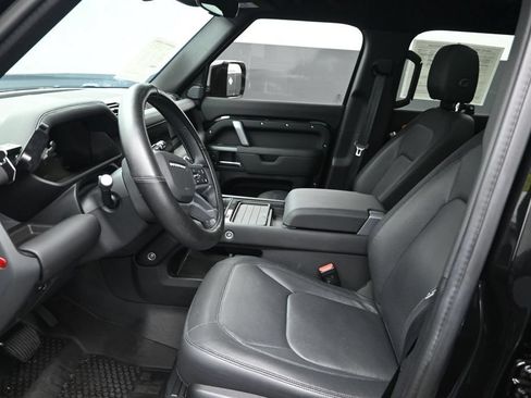 Used 2024 Land Rover Defender 110 X-Dynamic SE AWD/4WD image 10