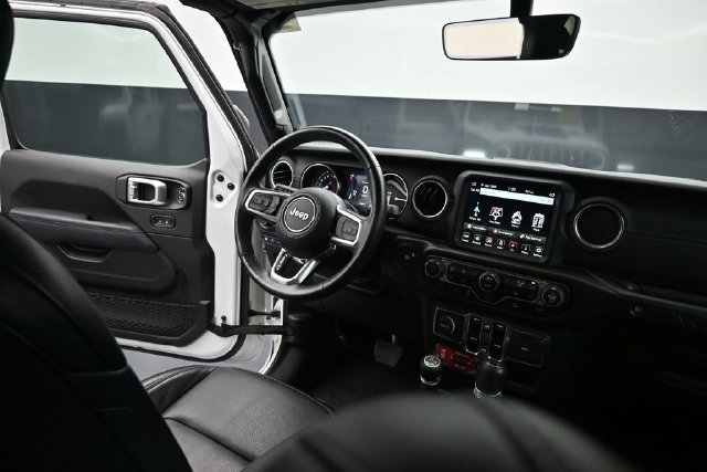 Used 2022 Jeep Wrangler Unlimited Rubicon 4xe w/ Cold Weather Group AWD/4WD image 39