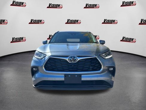 Used 2021 Toyota Highlander Limited image 2