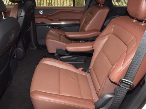New 2026 Lincoln Navigator Reserve AWD/4WD image 14