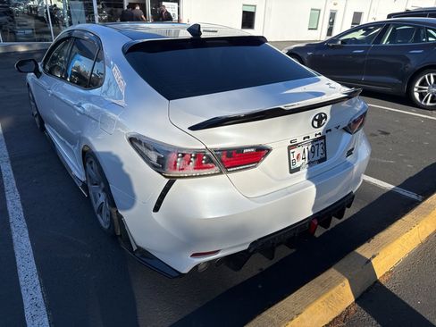 Used 2021 Toyota Camry XSE w/ Navigation Package image 5