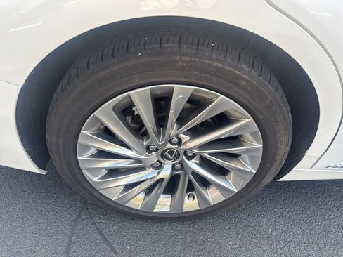 Used 2022 Lexus ES 300h Ultra Luxury w/ Accessory Package 2 image 17