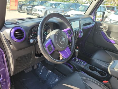 Used 2017 Jeep Wrangler Unlimited Sahara w/ Connectivity Group image 21