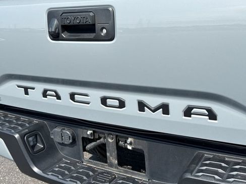 Used 2021 Toyota Tacoma TRD Sport w/ Blackout Package (TMS) AWD/4WD image 17